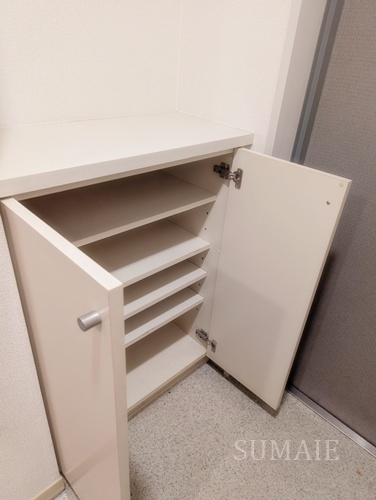 セレーノ日辰の収納|たっぷりとした玄関収納スペースです