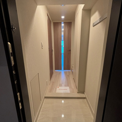 【玄関】 | パークアクシス新宿百人町 | ※写真は同タイプ住戸です。