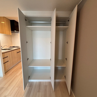 【収納】 | パークアクシス新宿百人町 | ※写真は同タイプ住戸です。