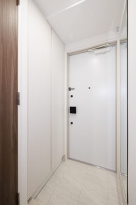 【玄関】 | オアーゼ新宿西落合レジデンス | ※写真は同タイプ住戸です。