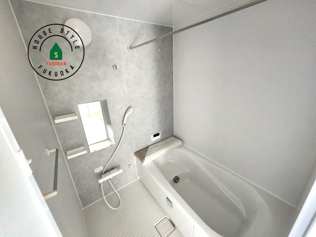 古賀市久保第2-7棟（2号棟）の浴室|1日の疲れを癒してくれる広々バスルーム。雨の日のお洗濯にも大活躍な浴室乾燥機付です！