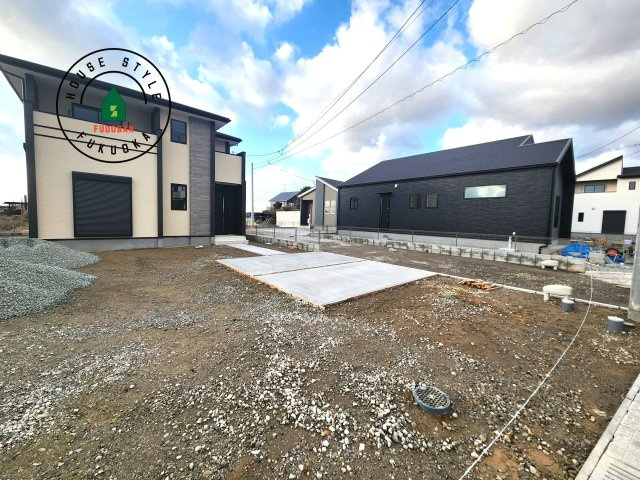 古賀市久保第2-7棟（2号棟）の前面道路含む現地写真|見学の時間などお気軽にお問い合わせ下さい。