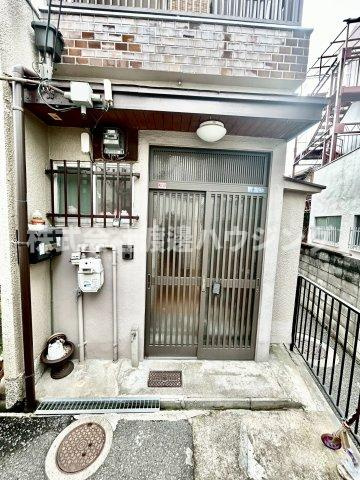 松原１丁目テラスハウスのエントランス