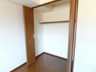 【設備】 | アンビックス利府参番館 | 各洋室にクローゼット付きです。