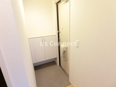 【玄関】 | ディアコートＦ | 下駄箱付きで靴も収納できます。