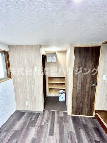 池島町4丁目一戸建の玄関