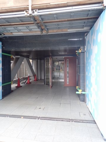 プライムアーバン白山のエントランス