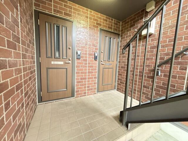 御料所ガーデン　Ｄ/Ｅの玄関|玄関外側