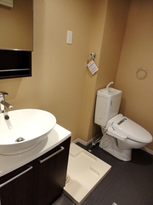 【玄関】 | レフィナードカメオカ