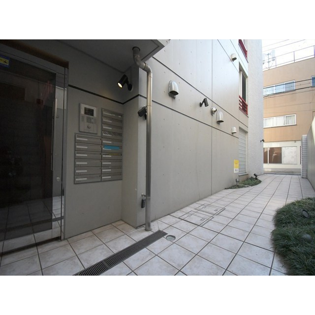 ＭＯＤＵＬＯＲ祐天寺のエントランス