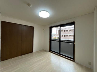 【内装】 | プレジデント岩沼 | 洋室（南側）