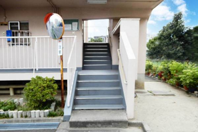 【エントランス】 | ビレッジハウス服部2号棟