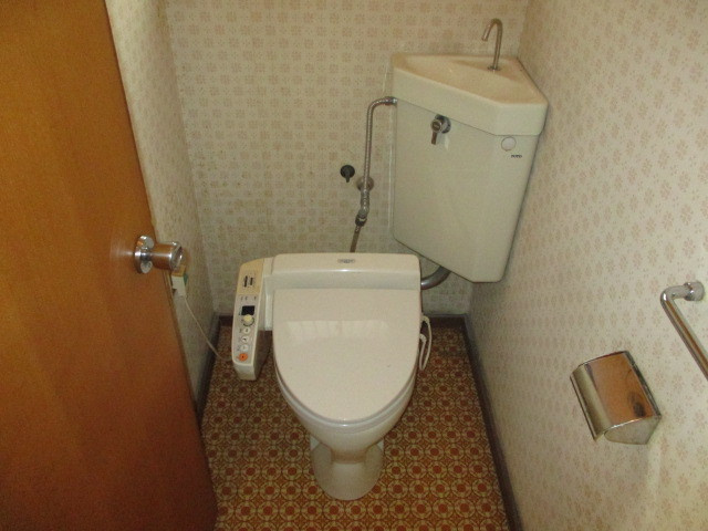 立野南1戸建のトイレ