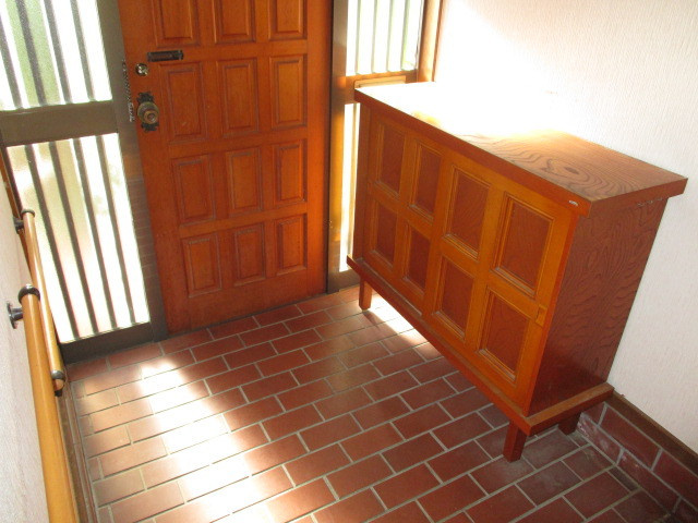 立野南1戸建の玄関