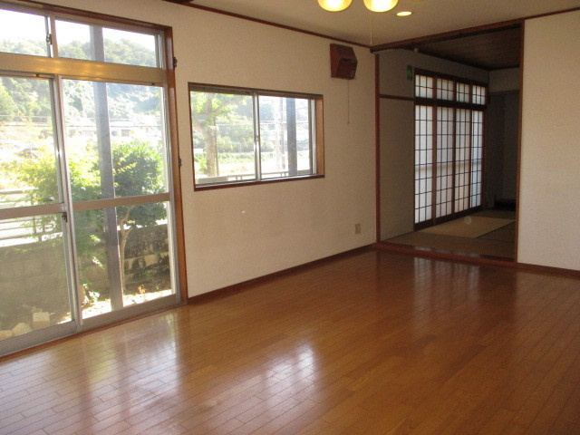 立野南1戸建の居間・リビング