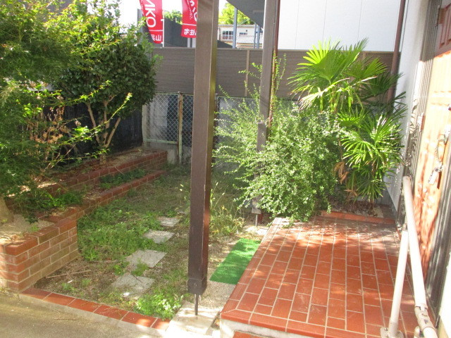 立野南1戸建の玄関