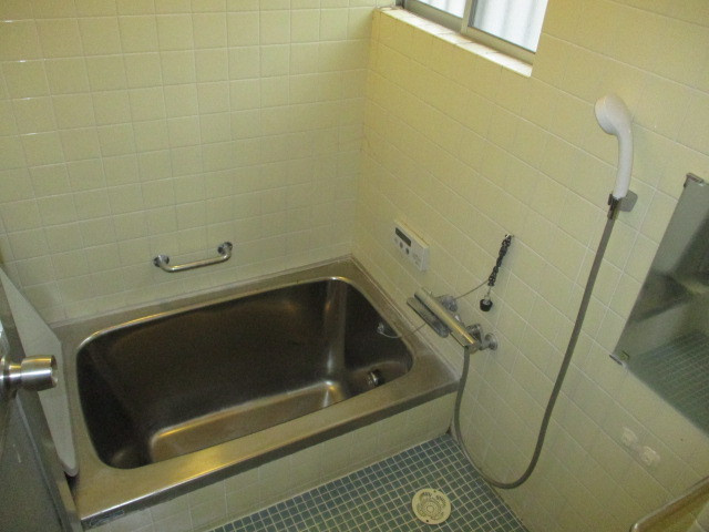 立野南1戸建の浴室