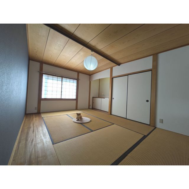 ラ・ファミリア-kawanone-の居間・リビング