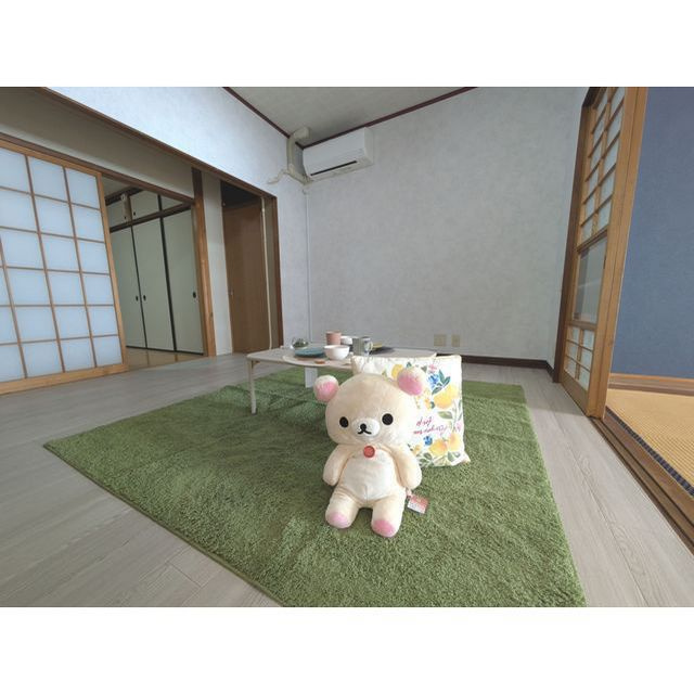 ラ・ファミリア-kawanone-の居間・リビング