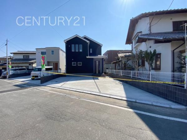前橋市緑が丘町 1号棟の前面道路含む現地写真