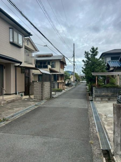 【前面道路含む現地写真】