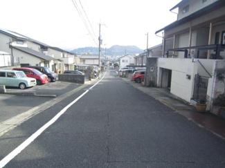 【前面道路含む現地写真】