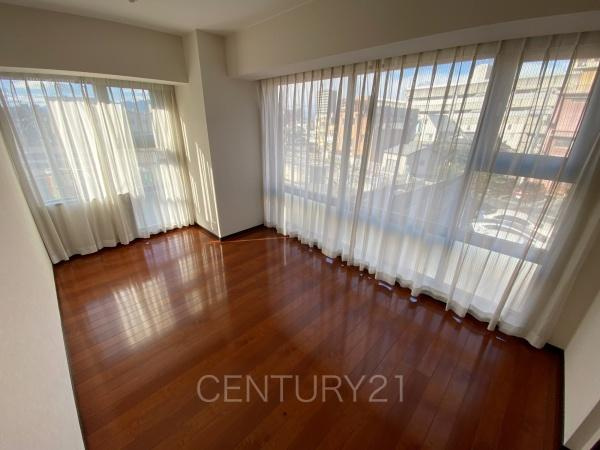 シティタワー前橋千代田町の洋室|２面採光の明るい洋室です。