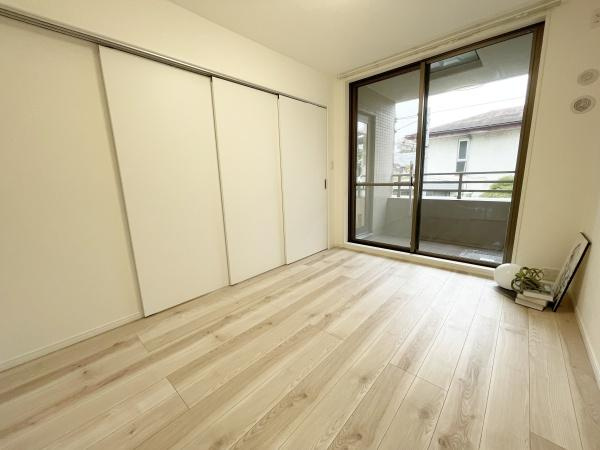 ヒルズ武蔵中原ウエストウィングの洋室|スライドウォールで仕切れてとても便利です！