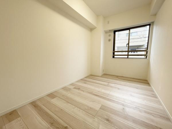 【洋室】 | ヒルズ武蔵中原ウエストウィング | 居室に収納スペースあります