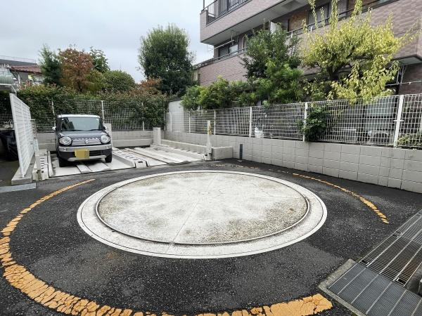 ヒルズ武蔵中原ウエストウィングの駐車場|空き状況に関しましてはお気軽にお問合せ下さいませ。
