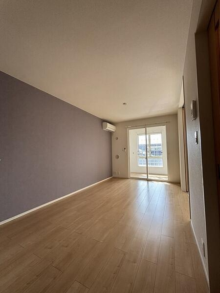 ベルフラワーの居間・リビング