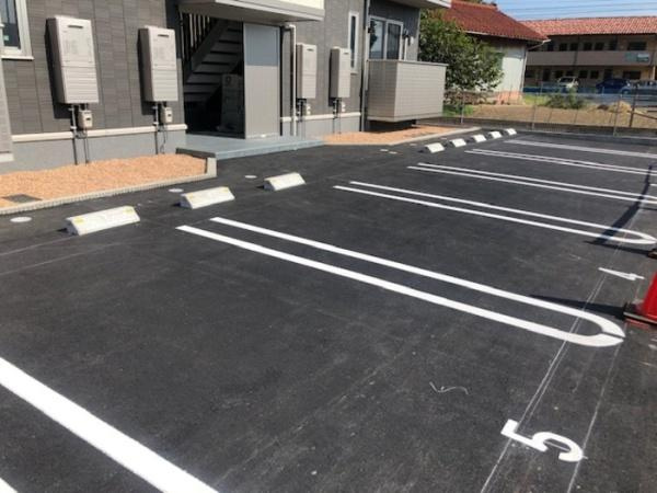 ヴァイデⅡの駐車場