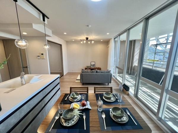 【居間・リビング】 | ヒルトップコートジェームス山