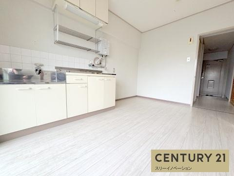 ニッサンハイツの洋室|★広々洋室★