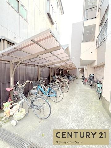 ニッサンハイツのエントランス|駐輪場！