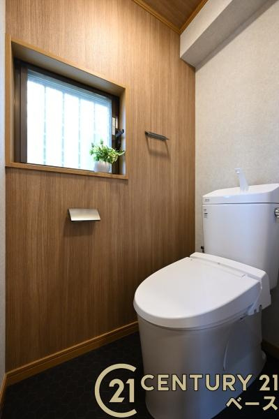 香芝市畑５丁目　一戸建のトイレ|■現地撮影写真■１・２階ともに清潔感ある綺麗なお手洗を完備！