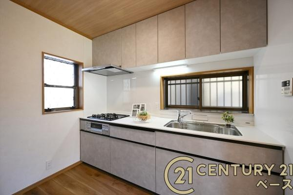 香芝市畑５丁目　一戸建のキッチン|■現地撮影写真■家族とのコミュニケーションがとりやすい人気のカウンターキッチン！