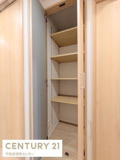 【収納】 | ドムール南恩加島 | 廊下の収納のお写真です！