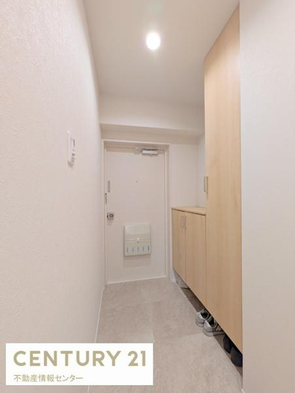 【玄関】 | ドムール南恩加島 | シューズボックスも新調されています！