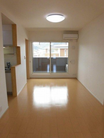 フェルト　プラース　Ａの居間・リビング