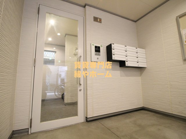 アドラブールのエントランス|エントランスです