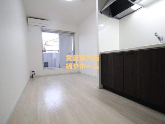 アドラブールの居間・リビング|こちらのリビングで趣味の時間をお楽しみください