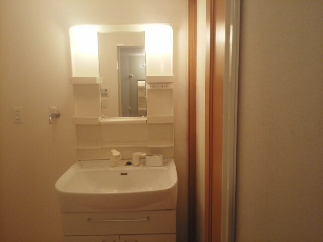 プレシャスコートＫ東松江Ⅱの洗面所