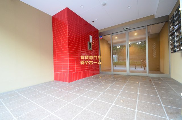 みおつくし岸里Ⅲのエントランス|建物の内部です