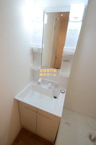 みおつくし岸里Ⅲの独立洗面台|コンパクトで使いやすい洗面所
