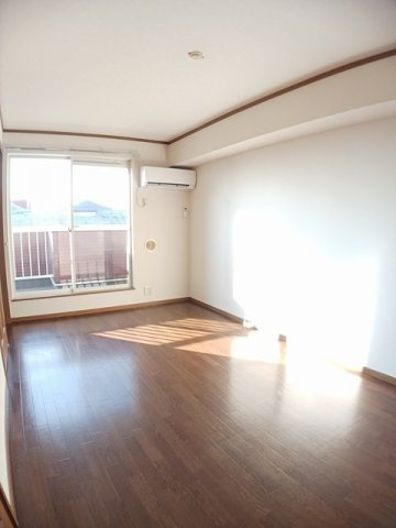 エムパレス　前橋の居間・リビング