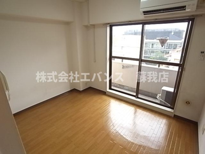 【居間・リビング】 | キャッスルマンション蘇我 | ゆったりとしたリビングです