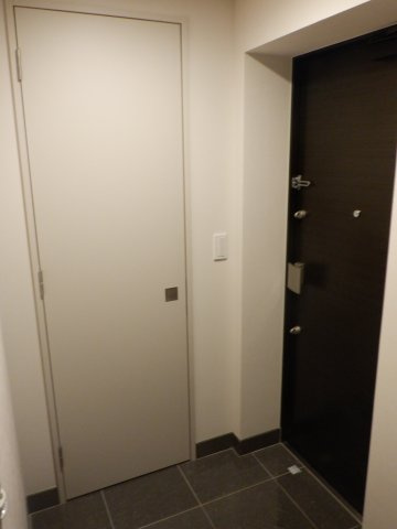 ブランズ神楽坂の玄関