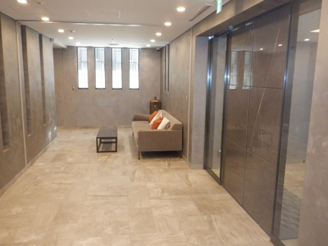 ブランズ神楽坂のエントランス