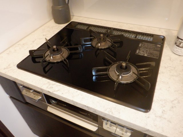 ブランズ神楽坂のキッチン|ガスコンロ3口